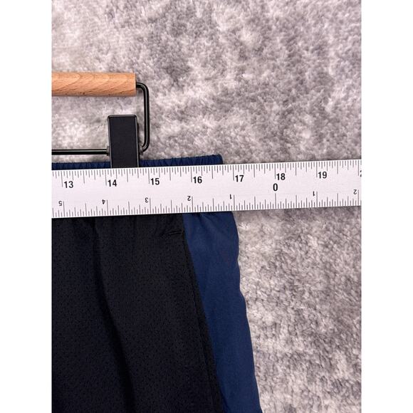 Nike Athletic Shorts Large Mens Drawstring Waist Lined 5" Running Track Club - Picture 3 of 8